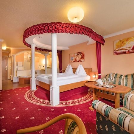 Hotel Winzer Wellness & Kuscheln Sankt Georgen im Attergau Dış mekan fotoğraf