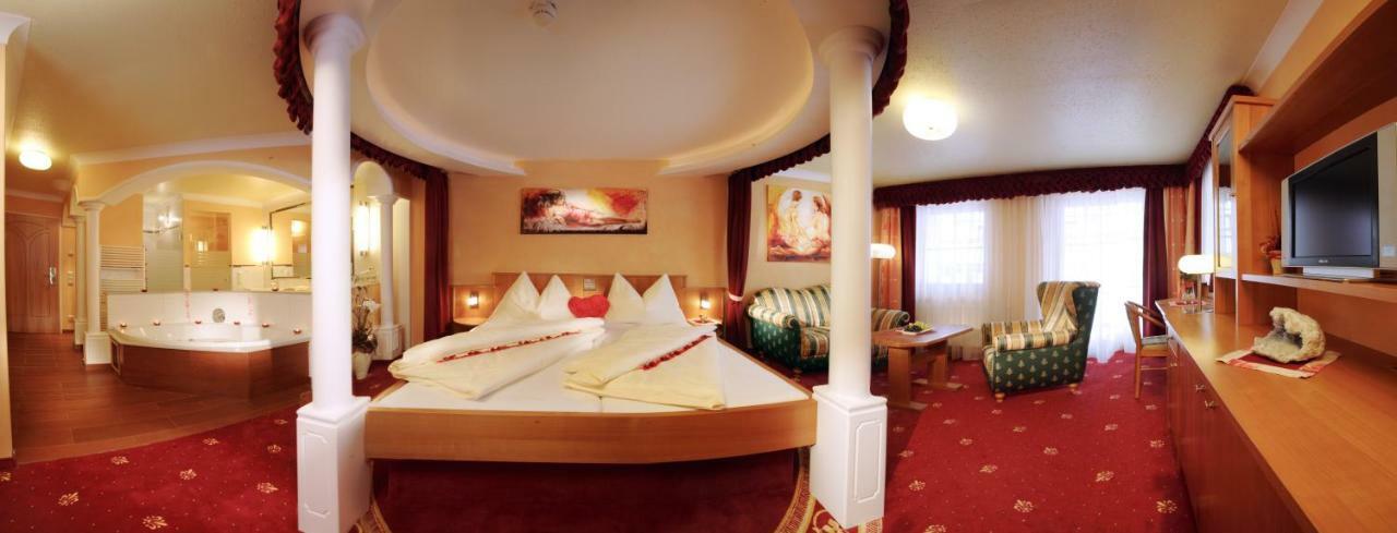 Hotel Winzer Wellness & Kuscheln Sankt Georgen im Attergau Dış mekan fotoğraf
