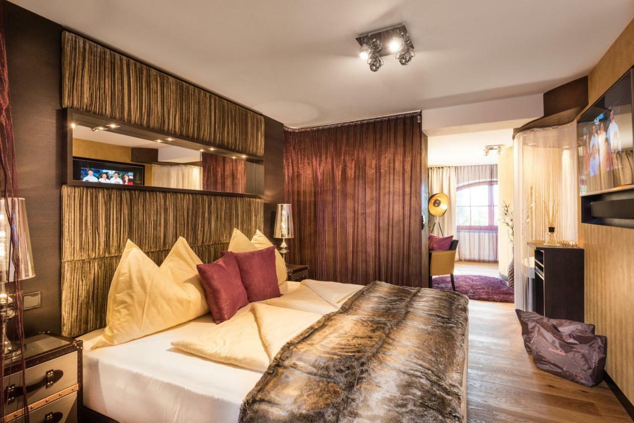 Hotel Winzer Wellness & Kuscheln Sankt Georgen im Attergau Dış mekan fotoğraf